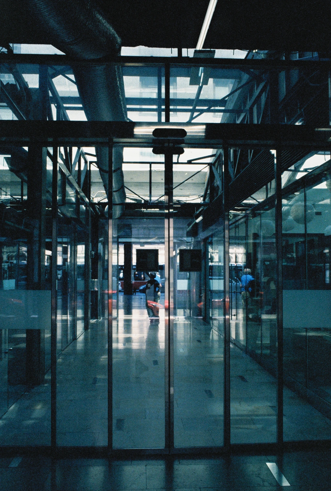 00 F3 01